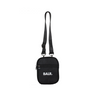 "Bolso BALR. U-series Small Classic de color negro con el logotipo de color blanco estampado en la parte frontal."