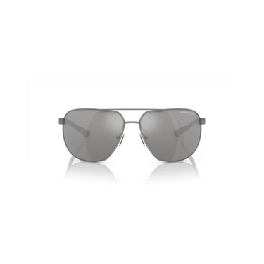 "Gafas Armani Exchange: Un clásico moderno. Su diseño aviador y montura metálica les confieren un aire sofisticado y atemporal."
