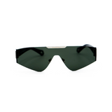 "Gafas Monastery triangulares con marco de color negro y lentes color verde."