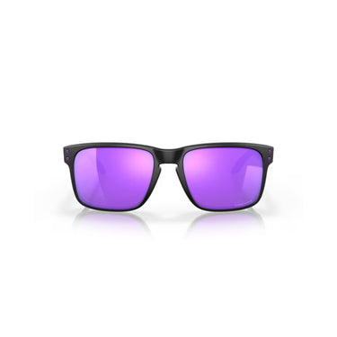 "Gafas Oakley Holbrook con montura negro mate y lentes que contrastan perfectamente, de color prizm violet."