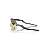 "Gafas Oakley Hydra con marco negro y lentes de color prizm 24k."