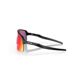 "Gafas Oakley Sutro S con montura de color negro mate y lentes prizm road."