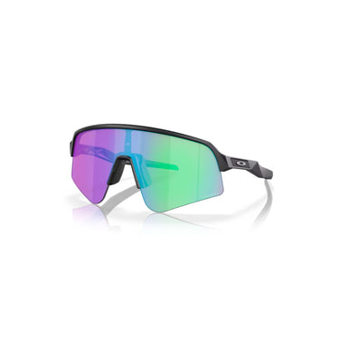 "Gafas deportivas con lentes de colores iridiscentes y montura negra: Perfectas para un look moderno y llamativo mientras disfrutas de actividades al aire libre."