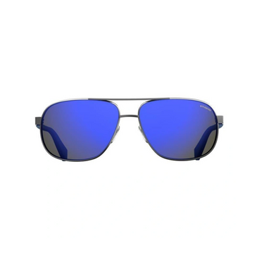 "Gafas Polaroid con montura de metal plateado, diseño aviador clásico y lentes espejadas de color azul. Las patillas cuentan con un detalle en azul mate."