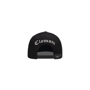 "Gorra Clemont Marte Negro con texto y estrellas en la parte frontal de color blanco"