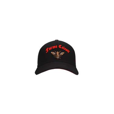 "Gorra Clemont Nettuno Negro con estampado de insecto y texto de color rojo en la parte frontal."