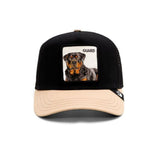 Gorra estilo trucker con diseño bordado de un perro guardián, ideal para amantes de los animales y la moda casual."