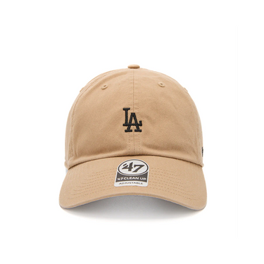 "Gorra 47 Los Angeles de los Dodgers de color caqui, con el logotipo en la parte frontal de color negro."