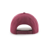 "Gorra 47 New York de los Yankees de color rojo vinotinto, con el logotipo del equipo en la parte frontal."