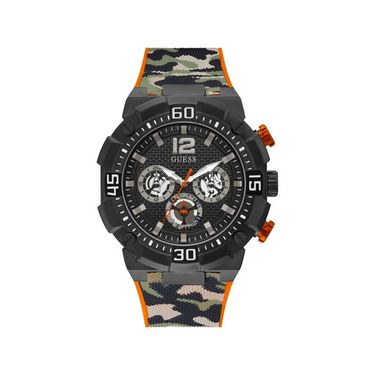 "Reloj Guess Navigator con la manilla de color naranja y diseño camuflado, el centro tiene detalles blancos y naranjas."